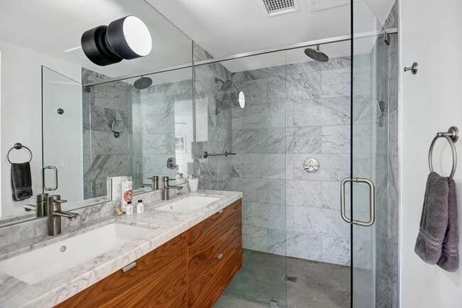 Building Photo - Mid-Century Steel Oasis in Palm Springs (Monthly Only - No Long Term)