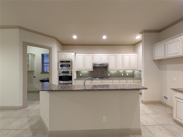 Building Photo - 2137 Langdon Dr