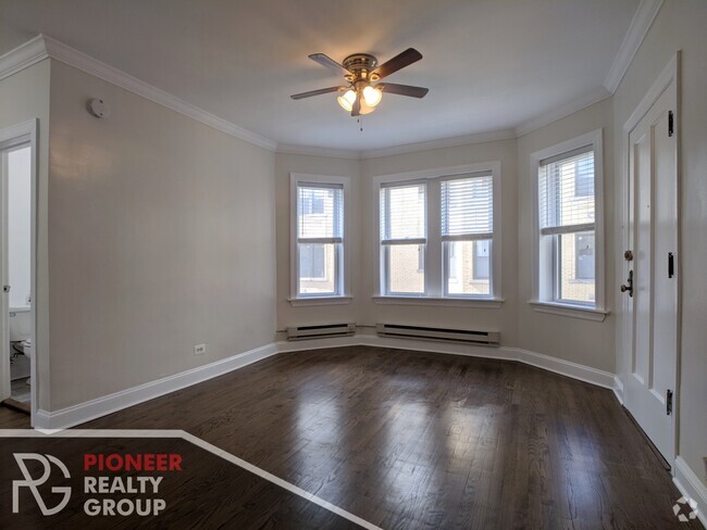Building Photo - 3814 N Greenview Ave