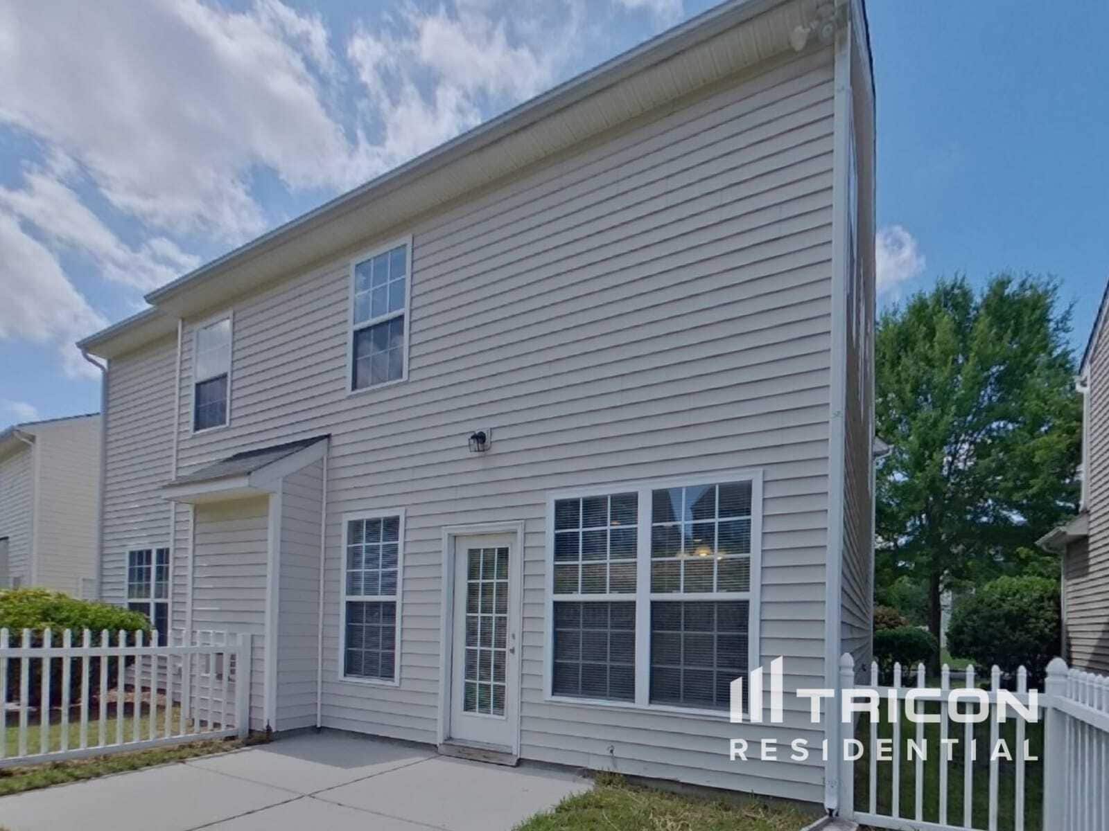 Building Photo - 301 Minitree Ln