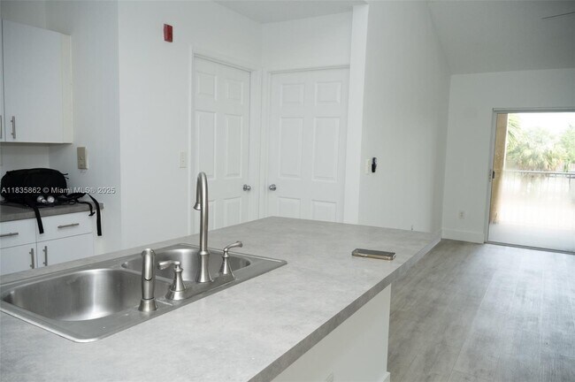 Building Photo - 2600 S University Dr