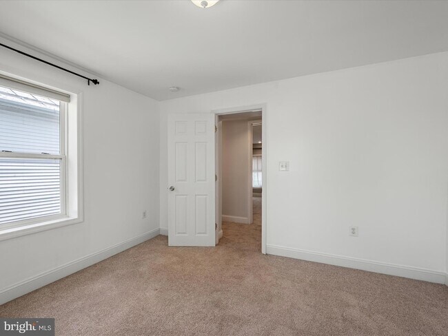 Building Photo - 5479 Main St