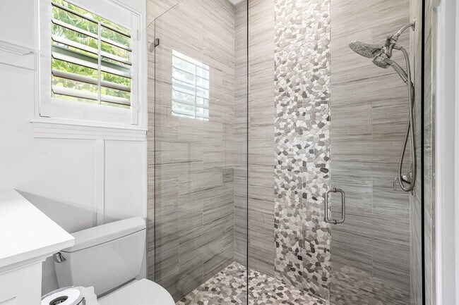 Building Photo - 2100 Notre Dame Dr