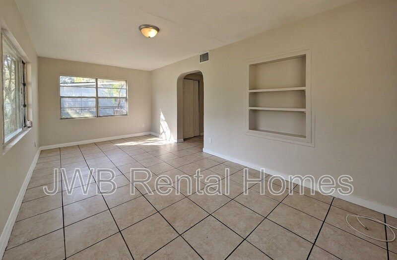 Building Photo - 5752 Iris Blvd
