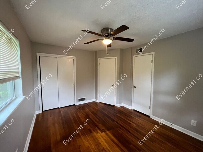 Building Photo - 5603 Bluebell Dr