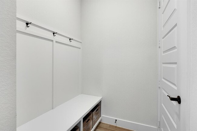Building Photo - 378 Carpenter Hill Dr