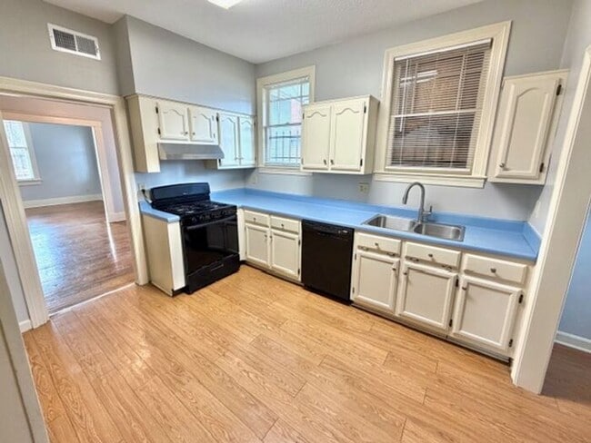 Building Photo - Now Leasing In Near Overton Park and Arts District- 4-bedroom 1.5 Bath Available Now!