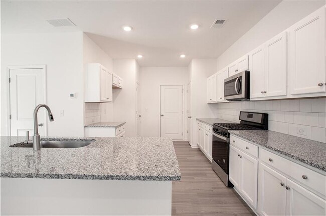 Building Photo - 5935 Osgood Pl