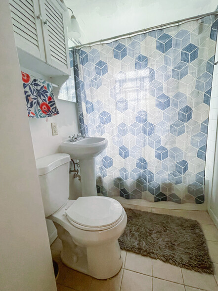 Bathroom - 139 S 72nd St