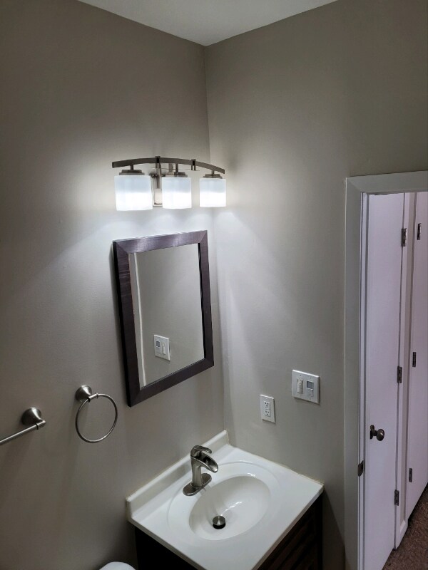 Building Photo - 351 Chicago Rd