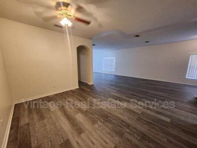 Building Photo - 9344 Mandrake Ct