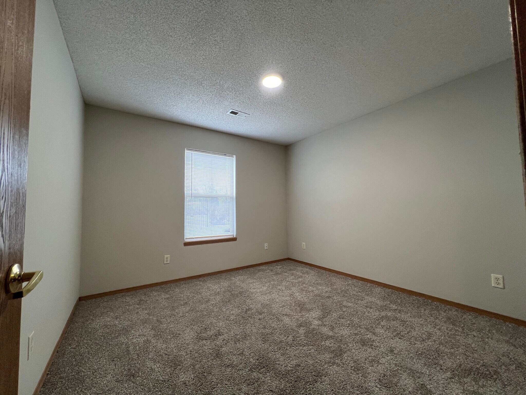 Bedroom 2 - 2414 E Conquest St