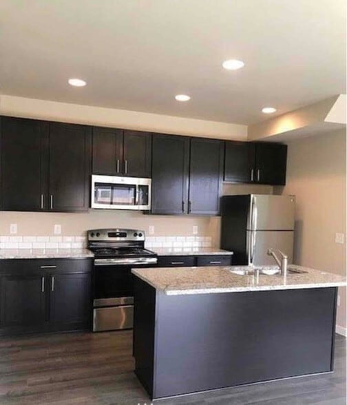 Building Photo - 1903 Ahlers Ave