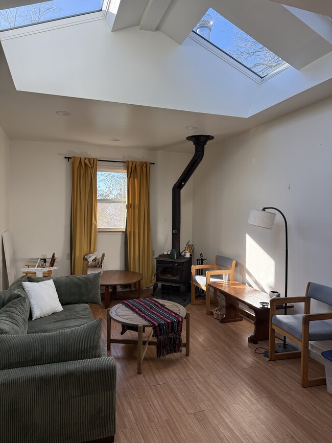 Building Photo - 138 Aikens Pl