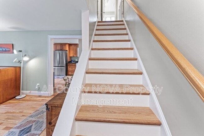 Building Photo - 7312 Poplar Ct