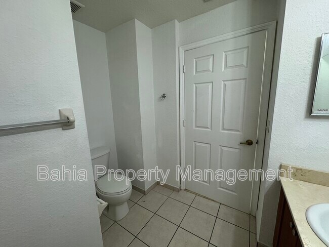 Building Photo - 10885 NW 89th Terrace