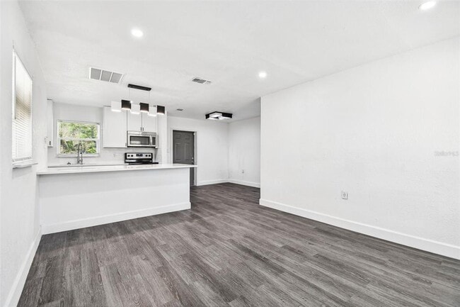 Building Photo - 4853 Lanette St