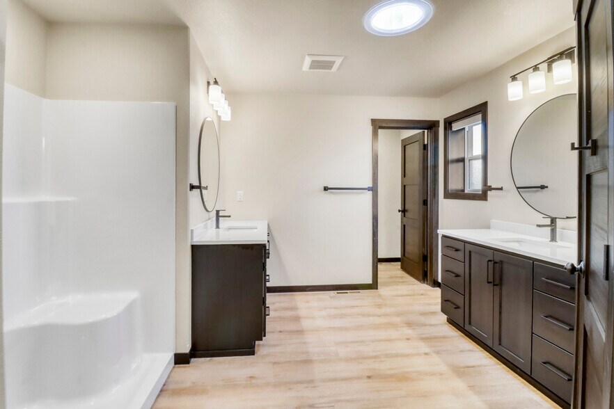 MASTER BATH - 5745 24th St S