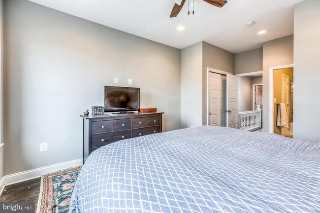 Building Photo - 3611 Hudson St