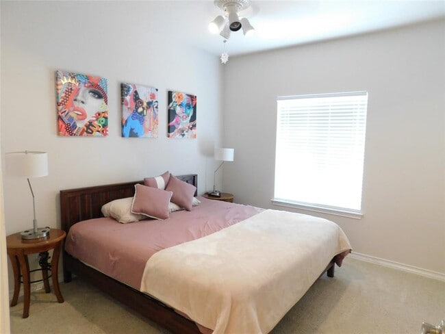 Building Photo - 424 Shayla Ln