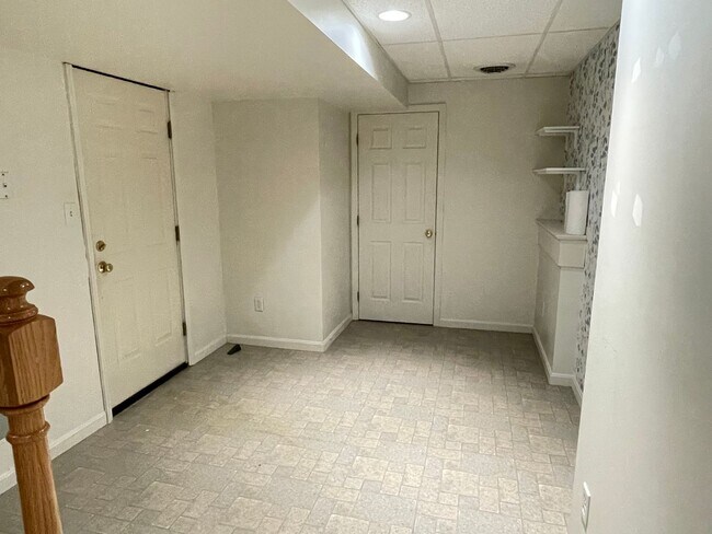 Building Photo - Beautiful Luxury Townhome in Lancaster