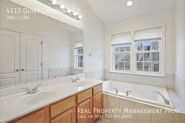 Building Photo - 4113 Quiet Crossing Ct