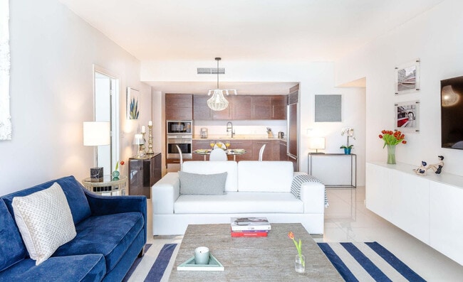 Building Photo - 485 Brickell Ave