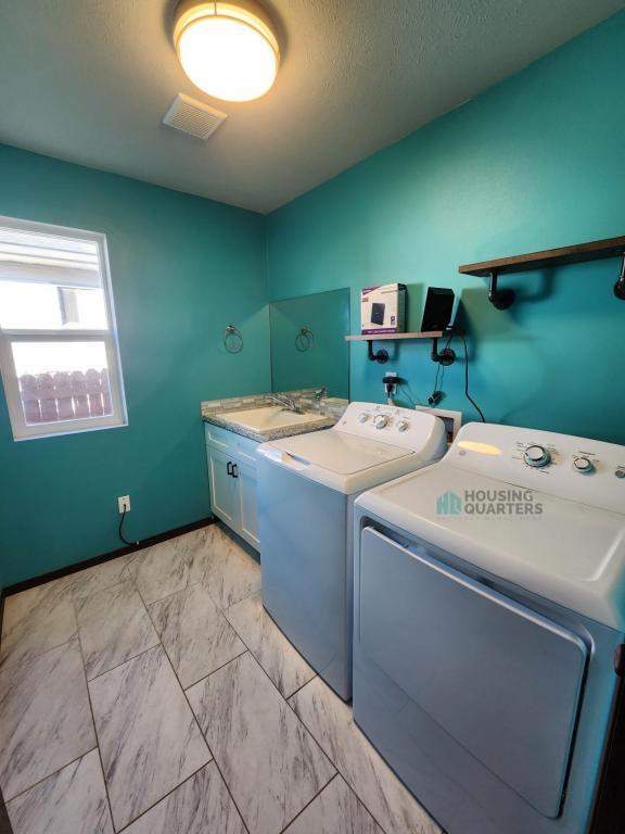 Building Photo - 1421 E Providence Ave