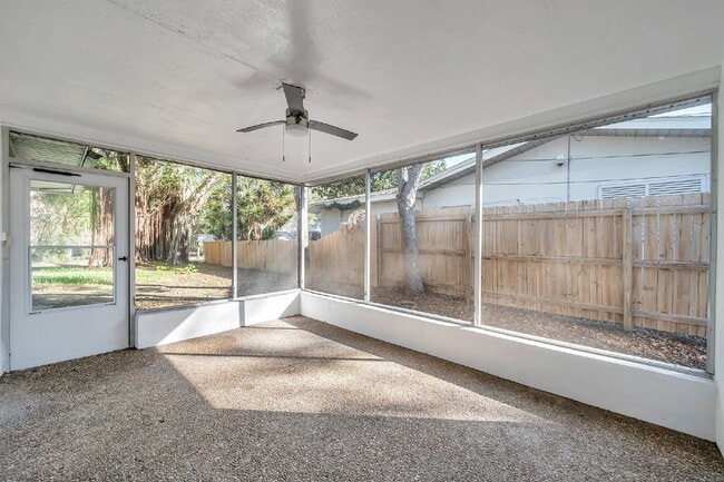 Building Photo - Modern, Move-In-Ready 3/2 Home with Spacious Yard & Garage |