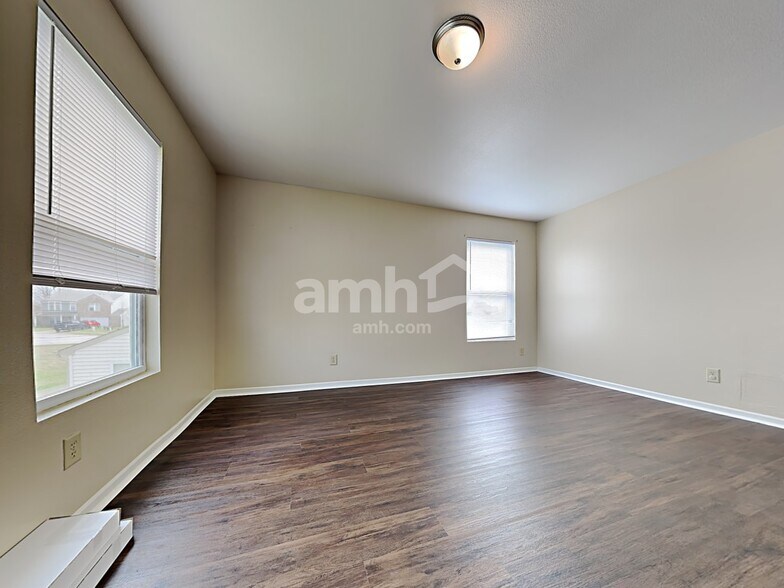 Building Photo - 3347 Hemlock St