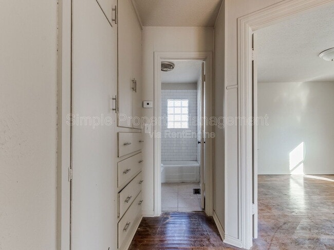 Building Photo - 517 E Boeing Dr