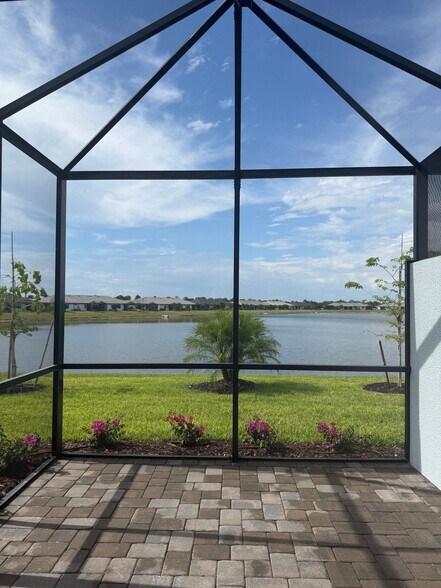 Building Photo - 14812 Misty Pond Lp