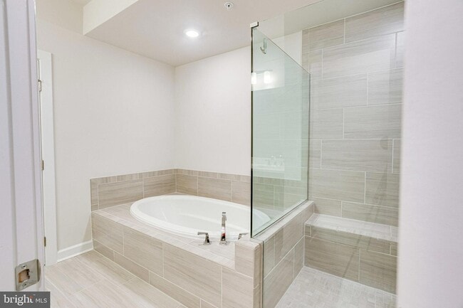 Building Photo - 43469 Grandmoore St