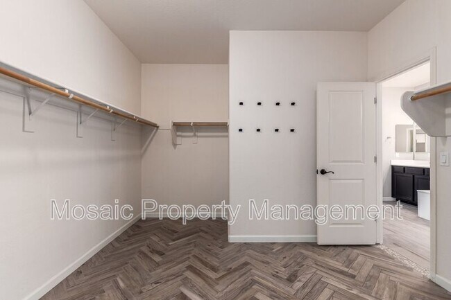 Building Photo - 35565 N Bandolier Dr