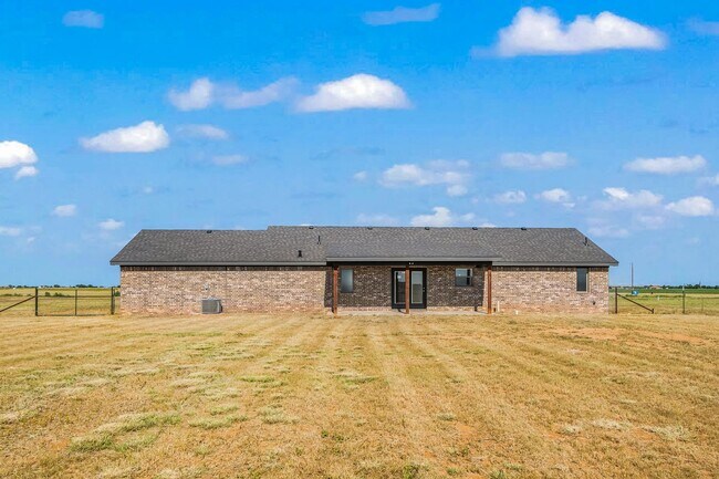 Building Photo - New Construction Home In Idalou ISD!