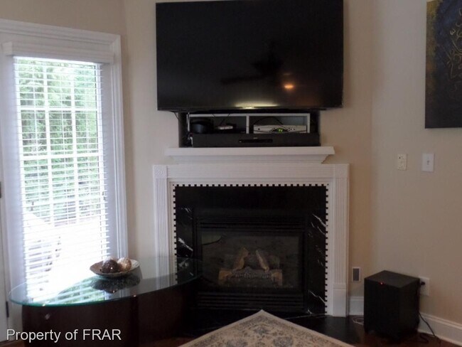 Building Photo - 124 Highgrove Ct