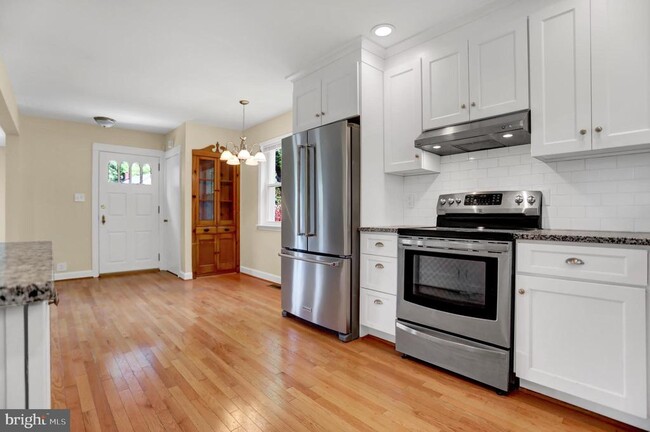 Building Photo - 23 Talbott Ave