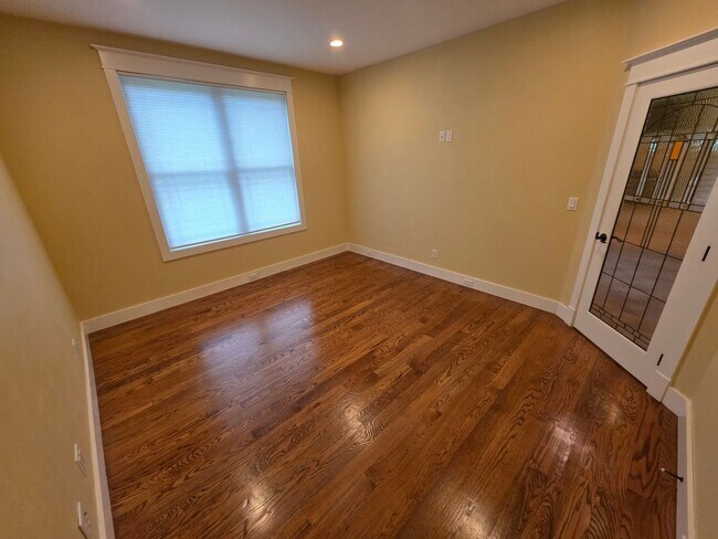 Building Photo - Luxurious 3-Bedroom Home in Poughquag, NY