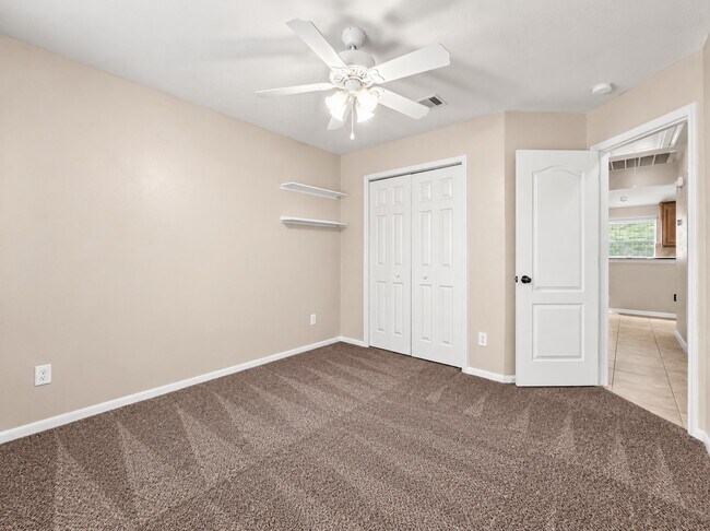 Building Photo - 6114 Menor Crest Dr