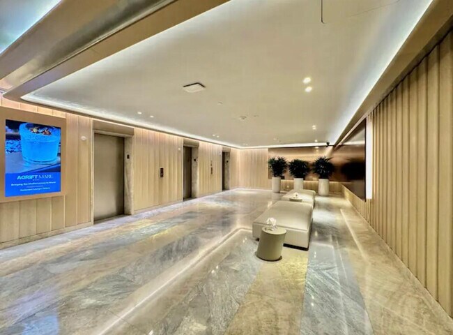 Building Photo - 1395 Brickell Ave