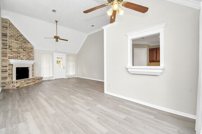 Building Photo - 14810 Cypress Ridge Dr