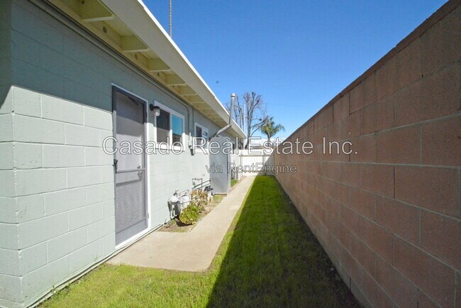 Building Photo - 13958 Dunton Dr
