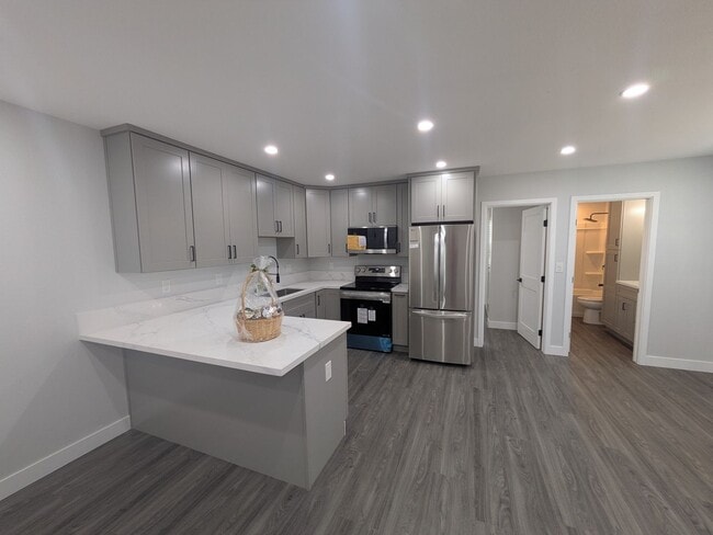 Building Photo - !!!!!!! $1,000 MOVE IN BONUS!!!!! Brand Ne...
