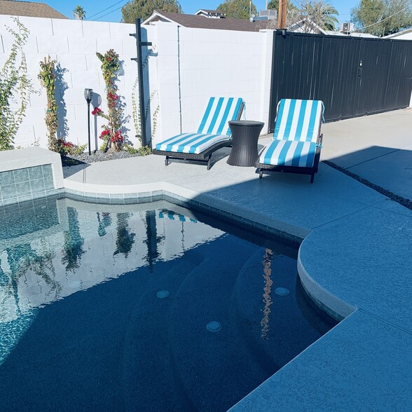 Pool - 8516 E Vernon Ave