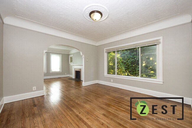 Building Photo - 3740 Tyler St