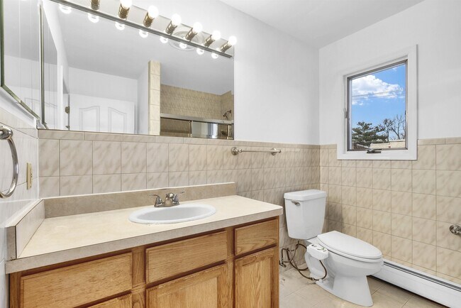 Building Photo - 234 Cliff St