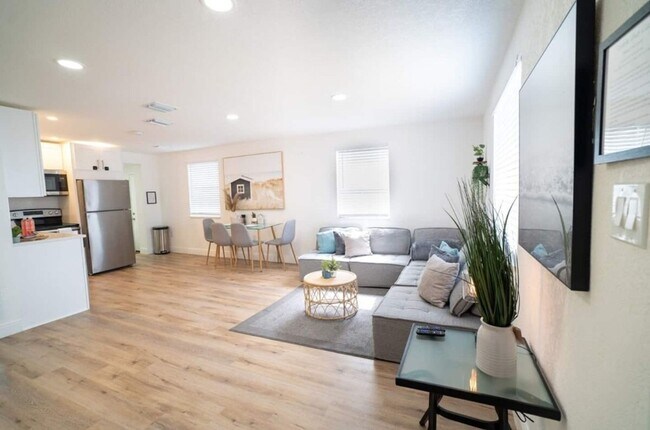 Building Photo - Beautiful New constriction Near Madera Beach