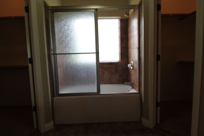 Building Photo - designed for comfort : 3 Bedroom 2 Bath