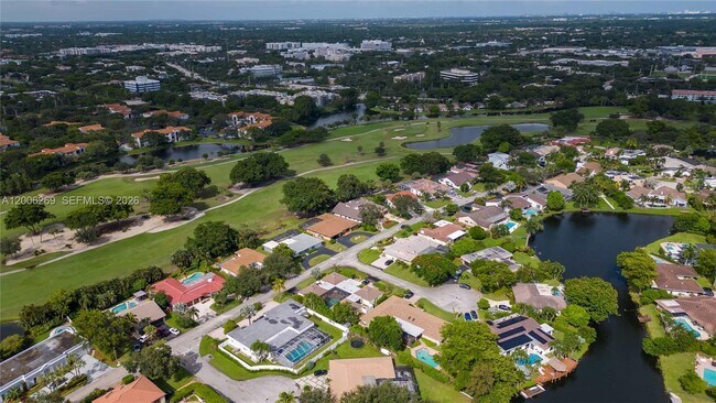 Building Photo - 8881 N Lake Dasha Dr