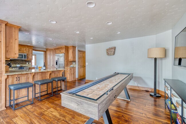 Building Photo - 61497 SE Orion Dr